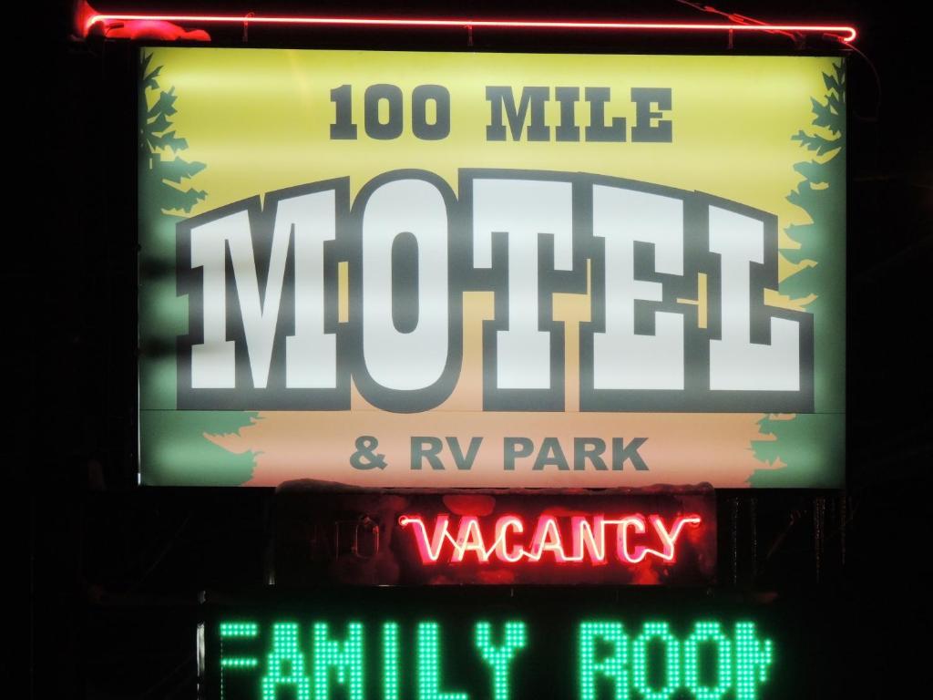 100 Mile Motel & Rv Park 100 Mile House Exterior foto
