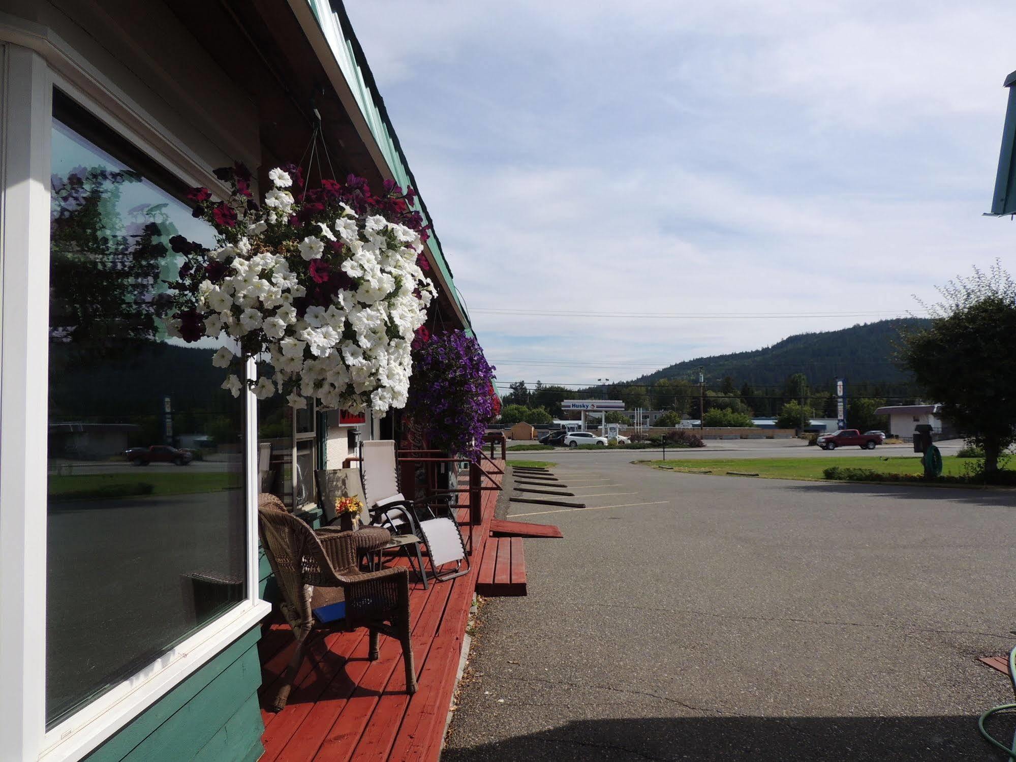 100 Mile Motel & Rv Park 100 Mile House Exterior foto