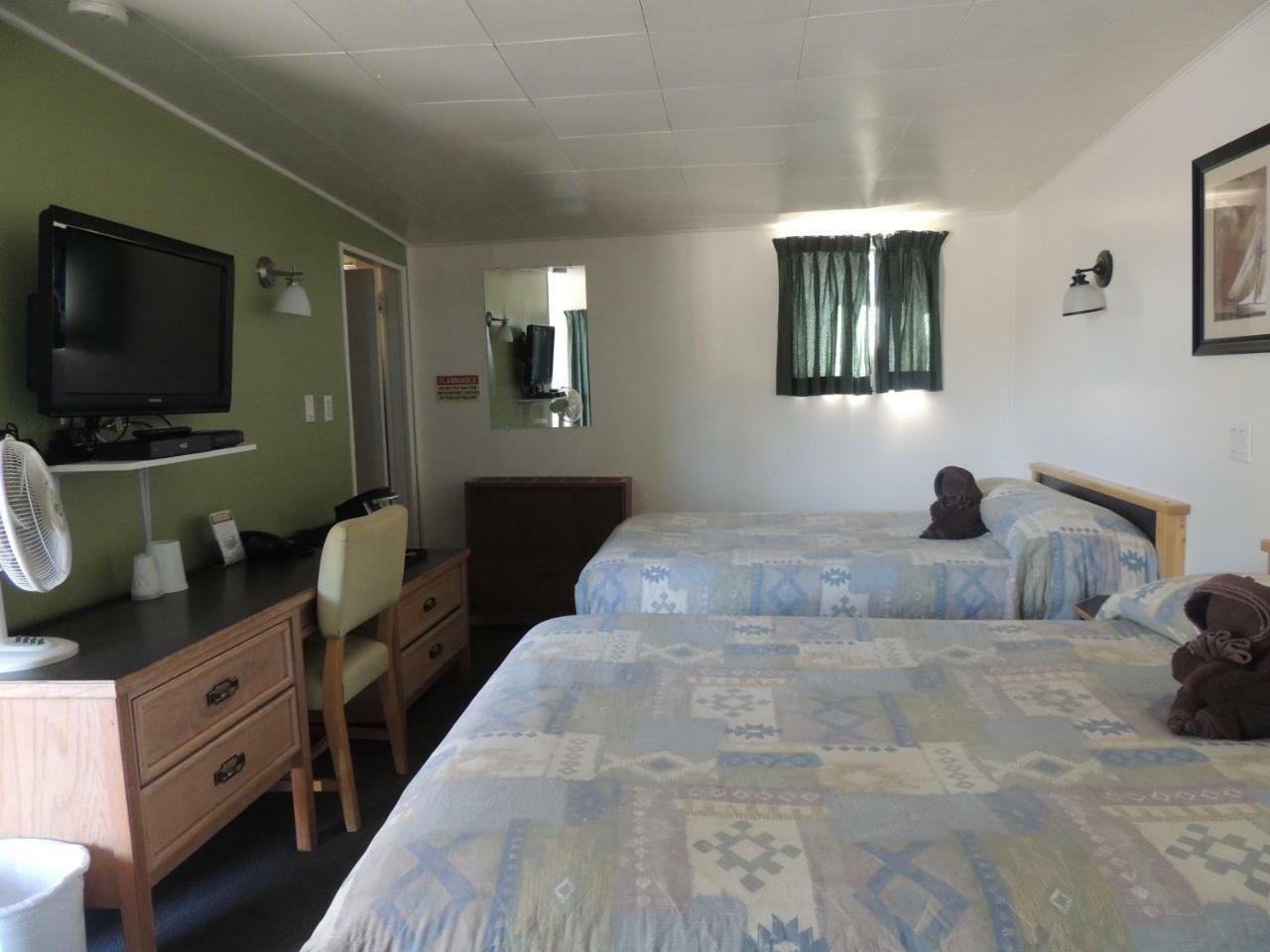 100 Mile Motel & Rv Park 100 Mile House Exterior foto