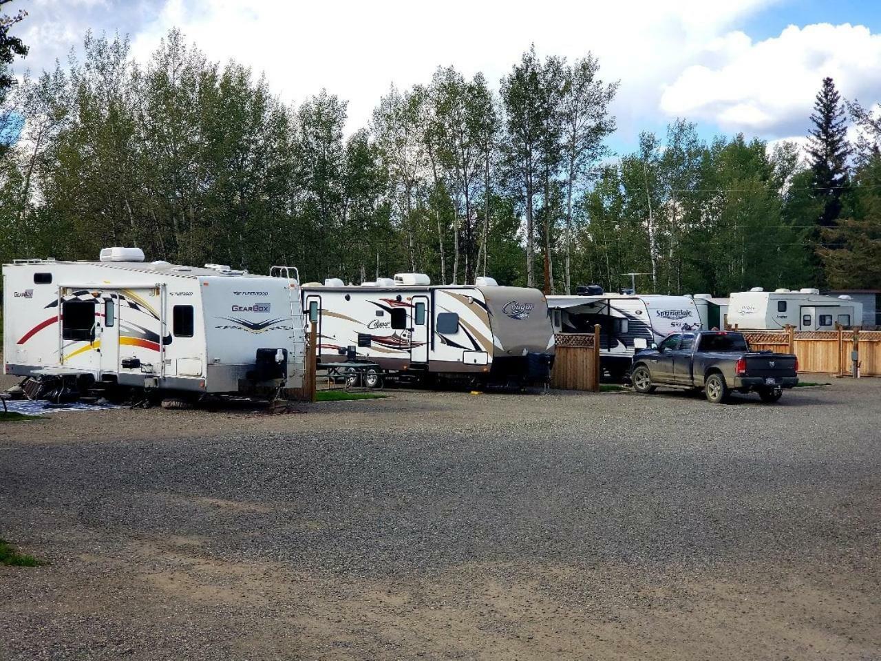 100 Mile Motel & Rv Park 100 Mile House Exterior foto