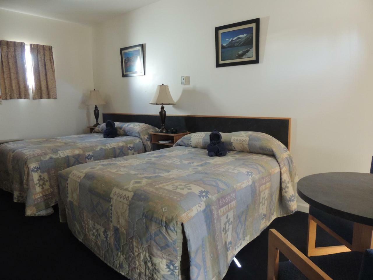 100 Mile Motel & Rv Park 100 Mile House Exterior foto