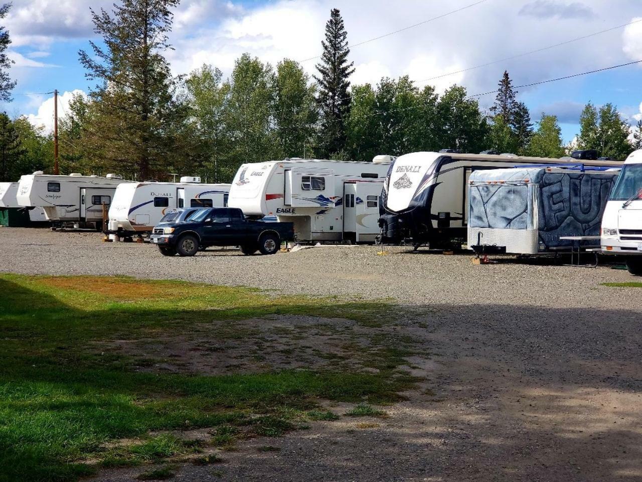 100 Mile Motel & Rv Park 100 Mile House Exterior foto