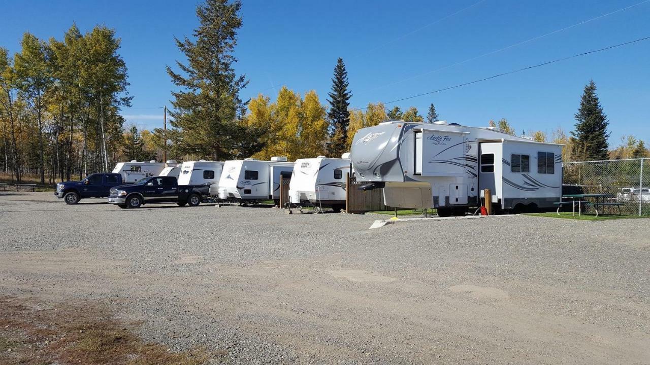 100 Mile Motel & Rv Park 100 Mile House Exterior foto